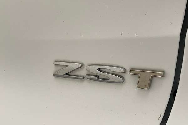 2021 MG ZST Essence
