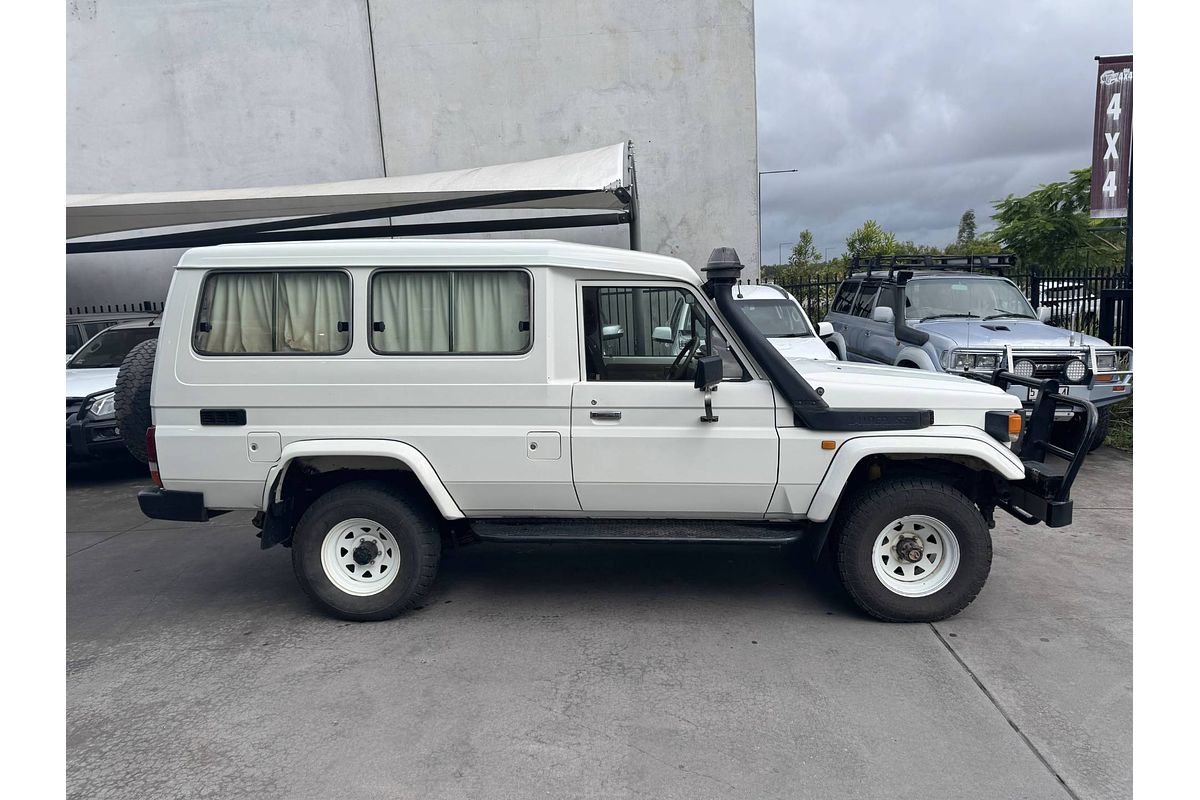 1996 Toyota Landcruiser Troopcarrier HZJ75RV
