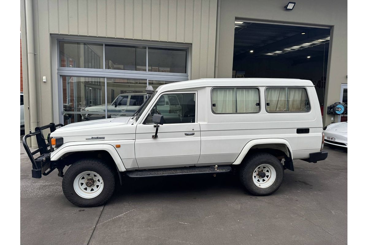 1996 Toyota Landcruiser Troopcarrier HZJ75RV