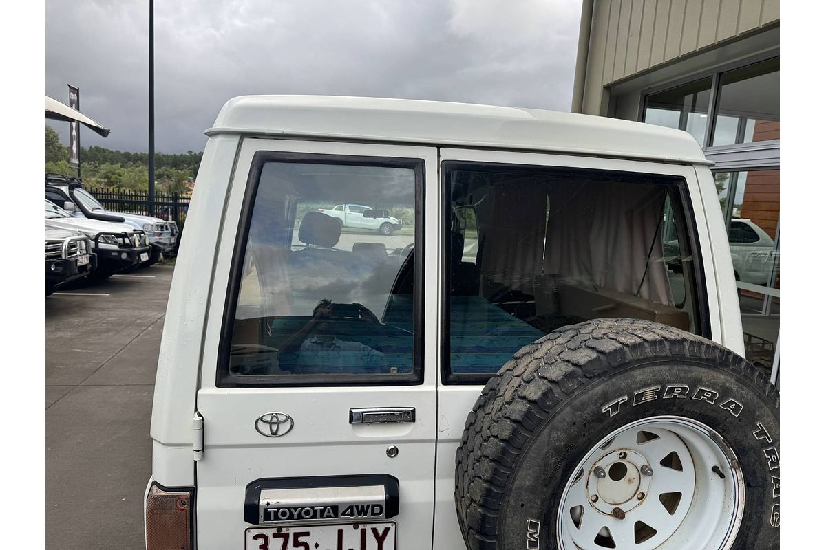 1996 Toyota Landcruiser Troopcarrier HZJ75RV