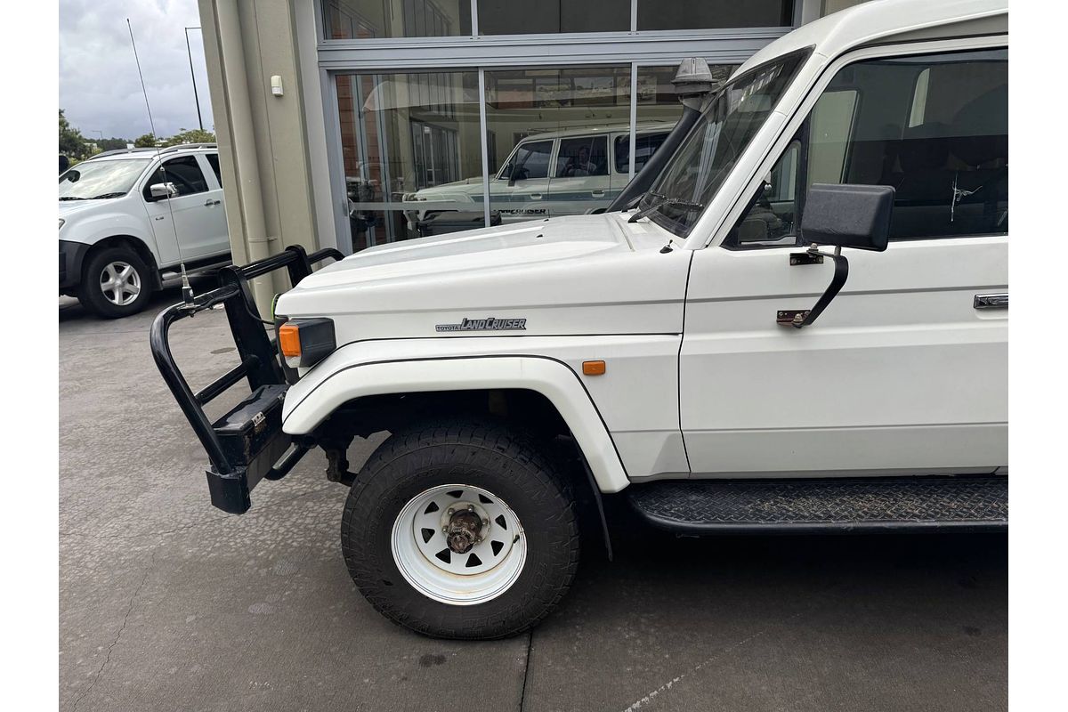 1996 Toyota Landcruiser Troopcarrier HZJ75RV