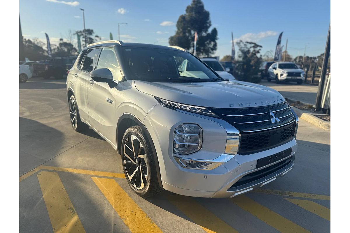 2022 Mitsubishi Outlander PHEV Exceed Tourer ZM
