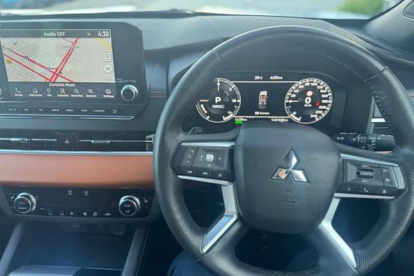 2022 Mitsubishi Outlander PHEV Exceed Tourer ZM