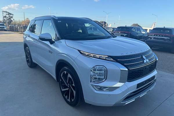 2022 Mitsubishi Outlander PHEV Exceed Tourer ZM