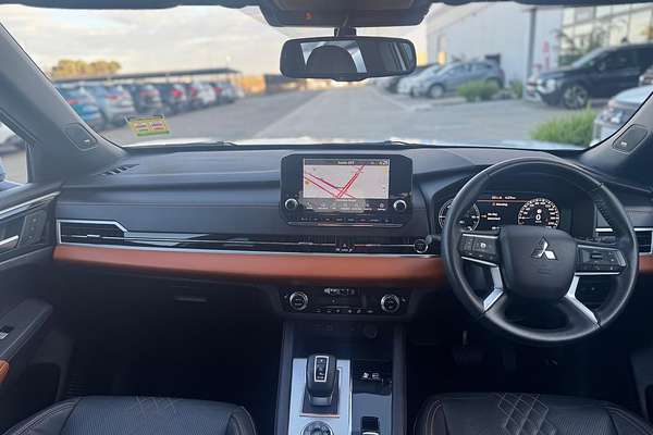 2022 Mitsubishi Outlander PHEV Exceed Tourer ZM