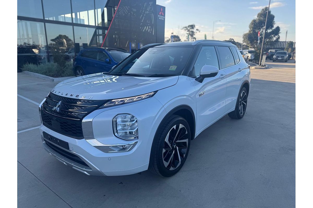 2022 Mitsubishi Outlander PHEV Exceed Tourer ZM