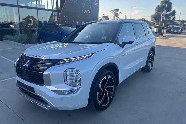 2022 Mitsubishi Outlander PHEV Exceed Tourer ZM