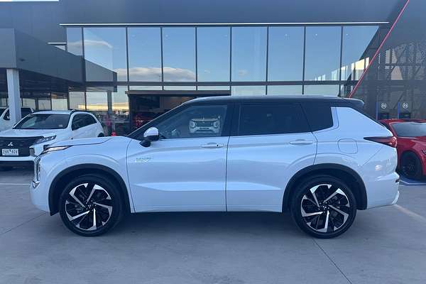 2022 Mitsubishi Outlander PHEV Exceed Tourer ZM