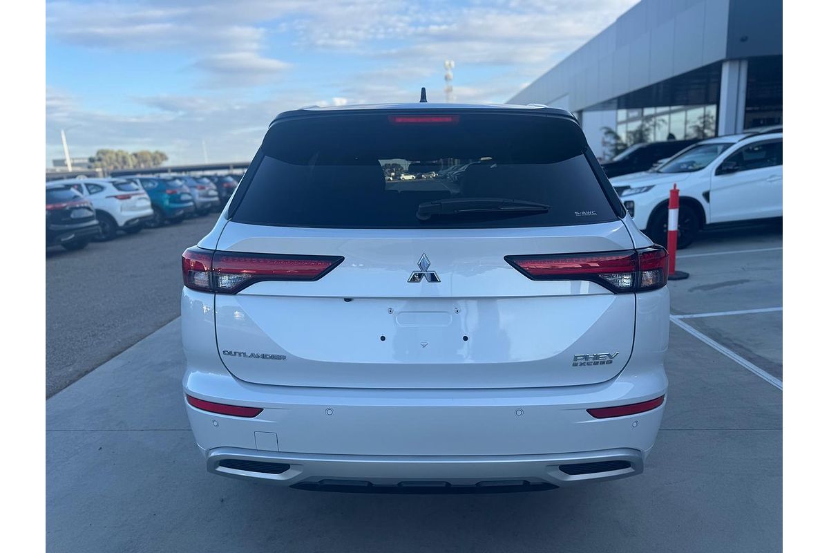 2022 Mitsubishi Outlander PHEV Exceed Tourer ZM