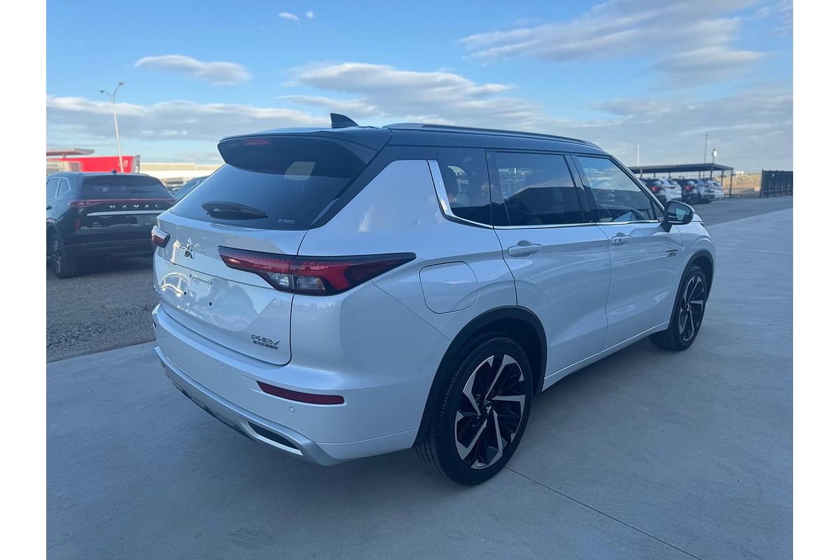 2022 Mitsubishi Outlander PHEV Exceed Tourer ZM