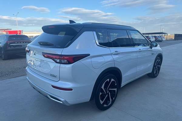 2022 Mitsubishi Outlander PHEV Exceed Tourer ZM