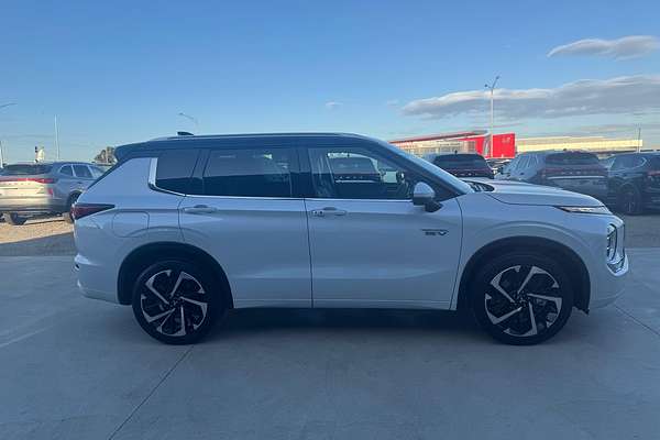 2022 Mitsubishi Outlander PHEV Exceed Tourer ZM
