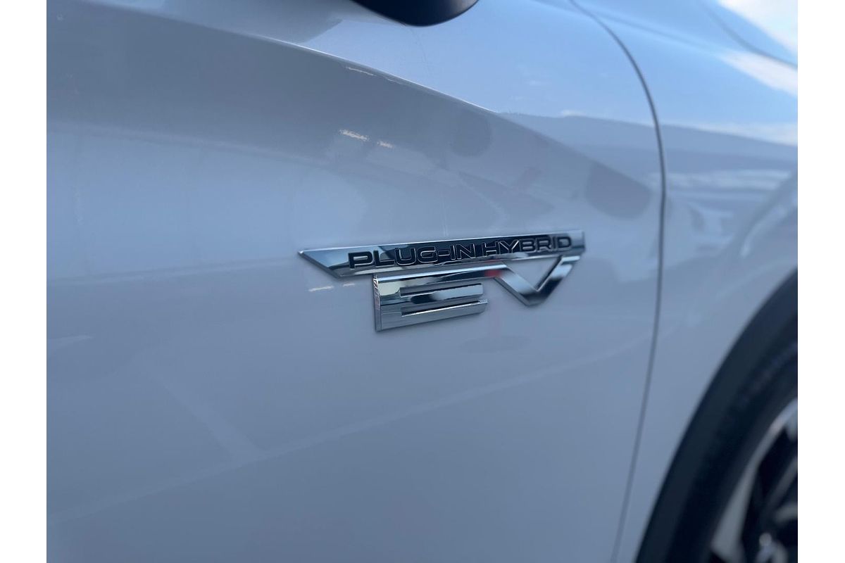2022 Mitsubishi Outlander PHEV Exceed Tourer ZM