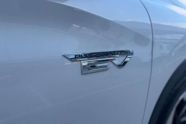 2022 Mitsubishi Outlander PHEV Exceed Tourer ZM