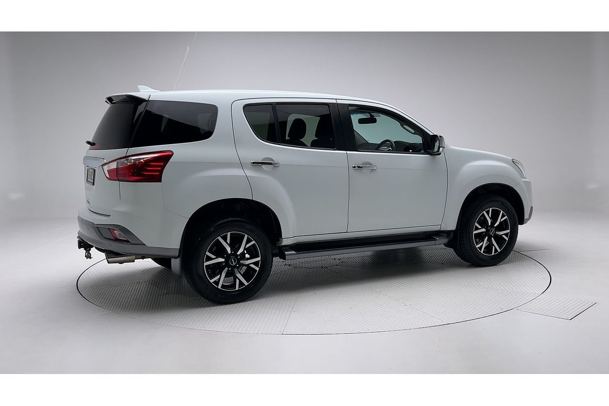 2020 Isuzu MU-X LS-T