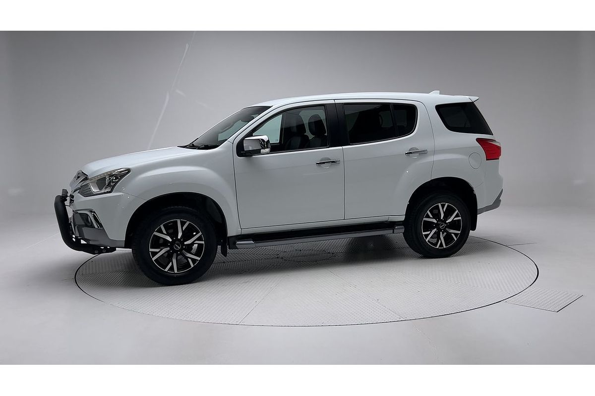 2020 Isuzu MU-X LS-T