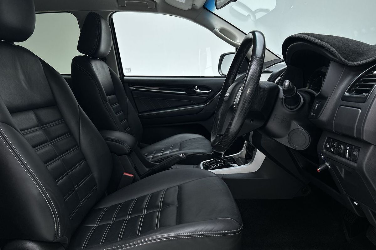 2020 Isuzu MU-X LS-T