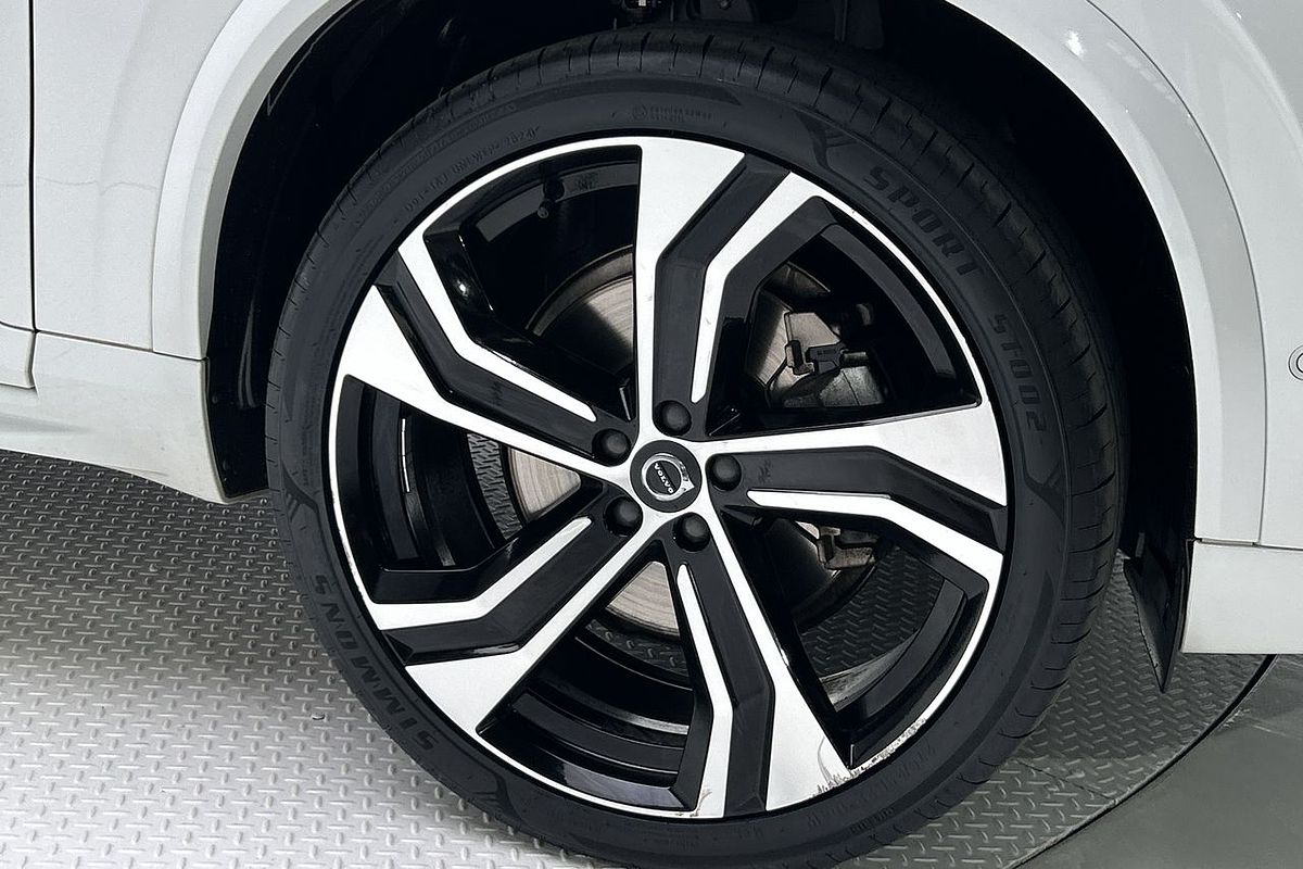 2021 Volvo XC90 T6 R-Design