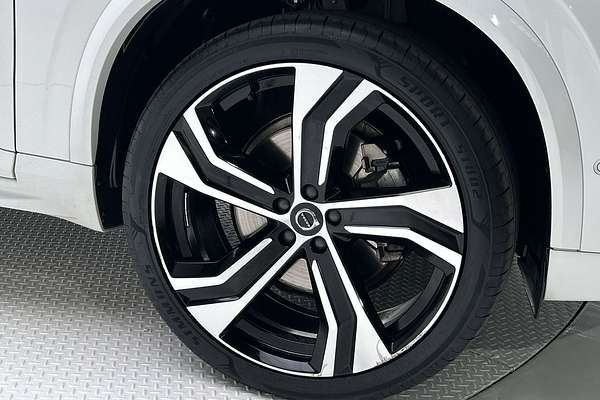 2021 Volvo XC90 T6 R-Design
