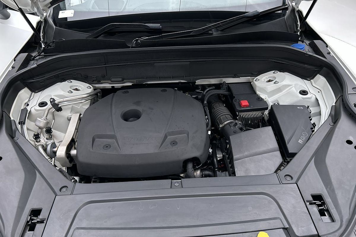 2021 Volvo XC90 T6 R-Design