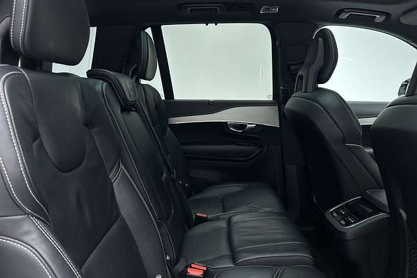 2021 Volvo XC90 T6 R-Design