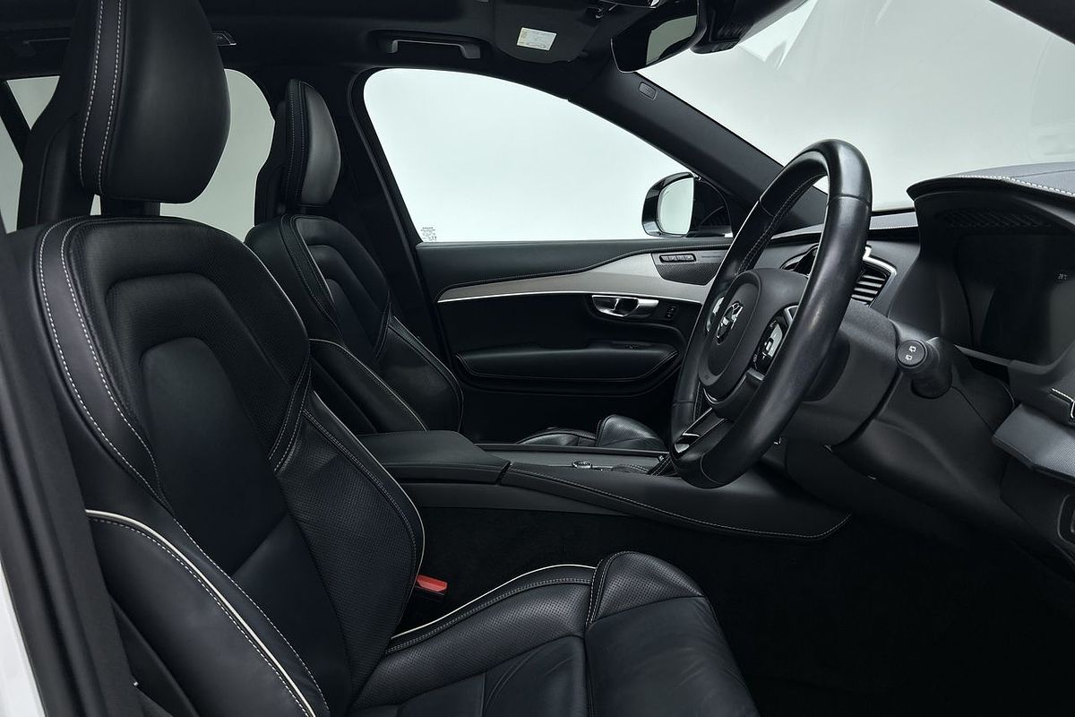 2021 Volvo XC90 T6 R-Design
