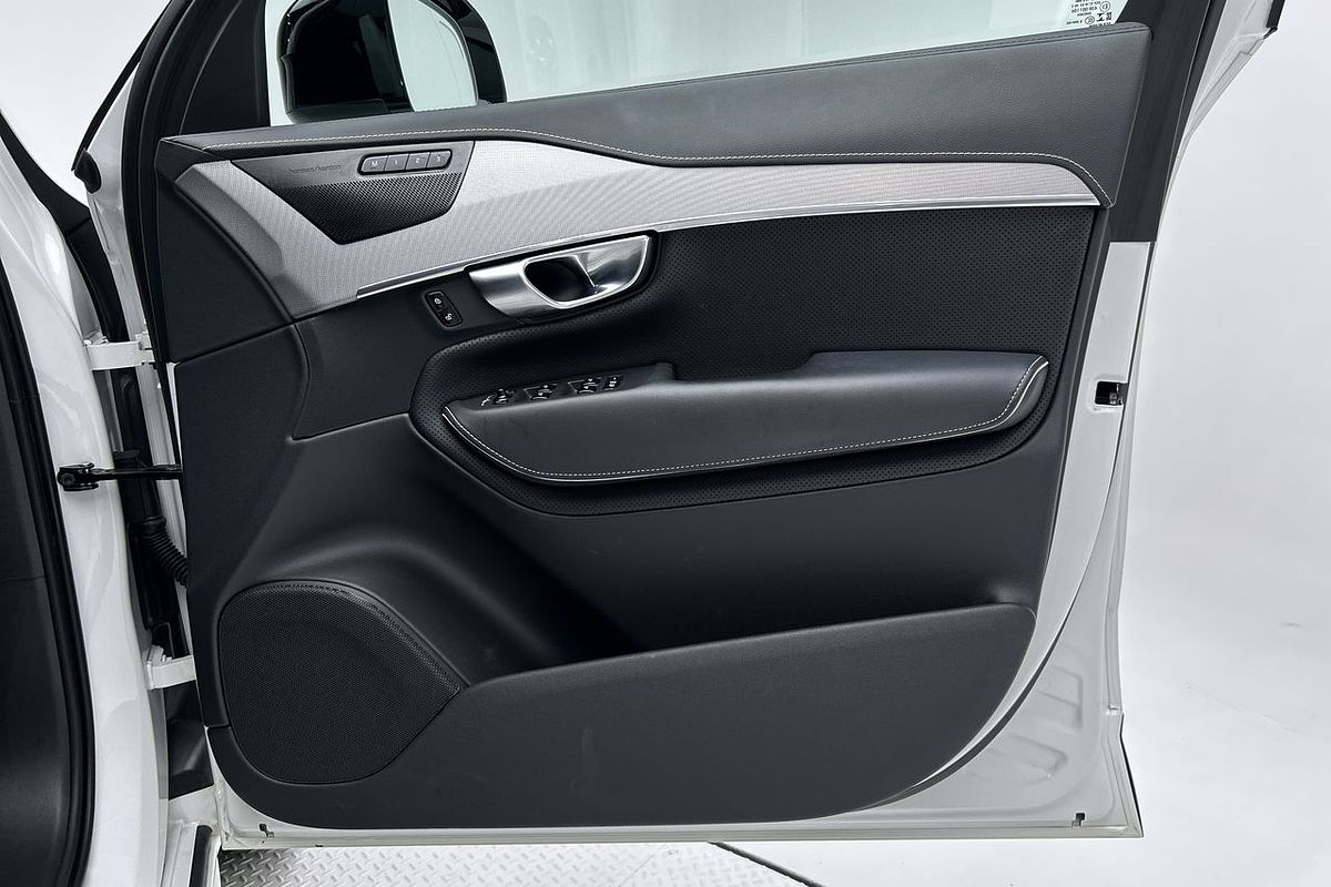 2021 Volvo XC90 T6 R-Design