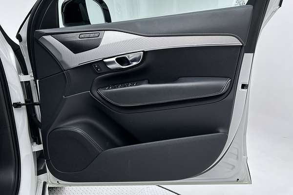 2021 Volvo XC90 T6 R-Design