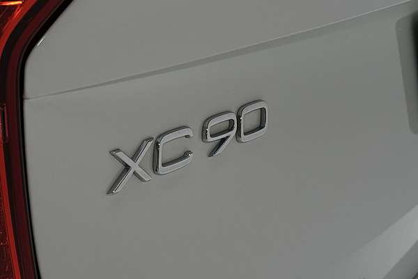 2021 Volvo XC90 T6 R-Design