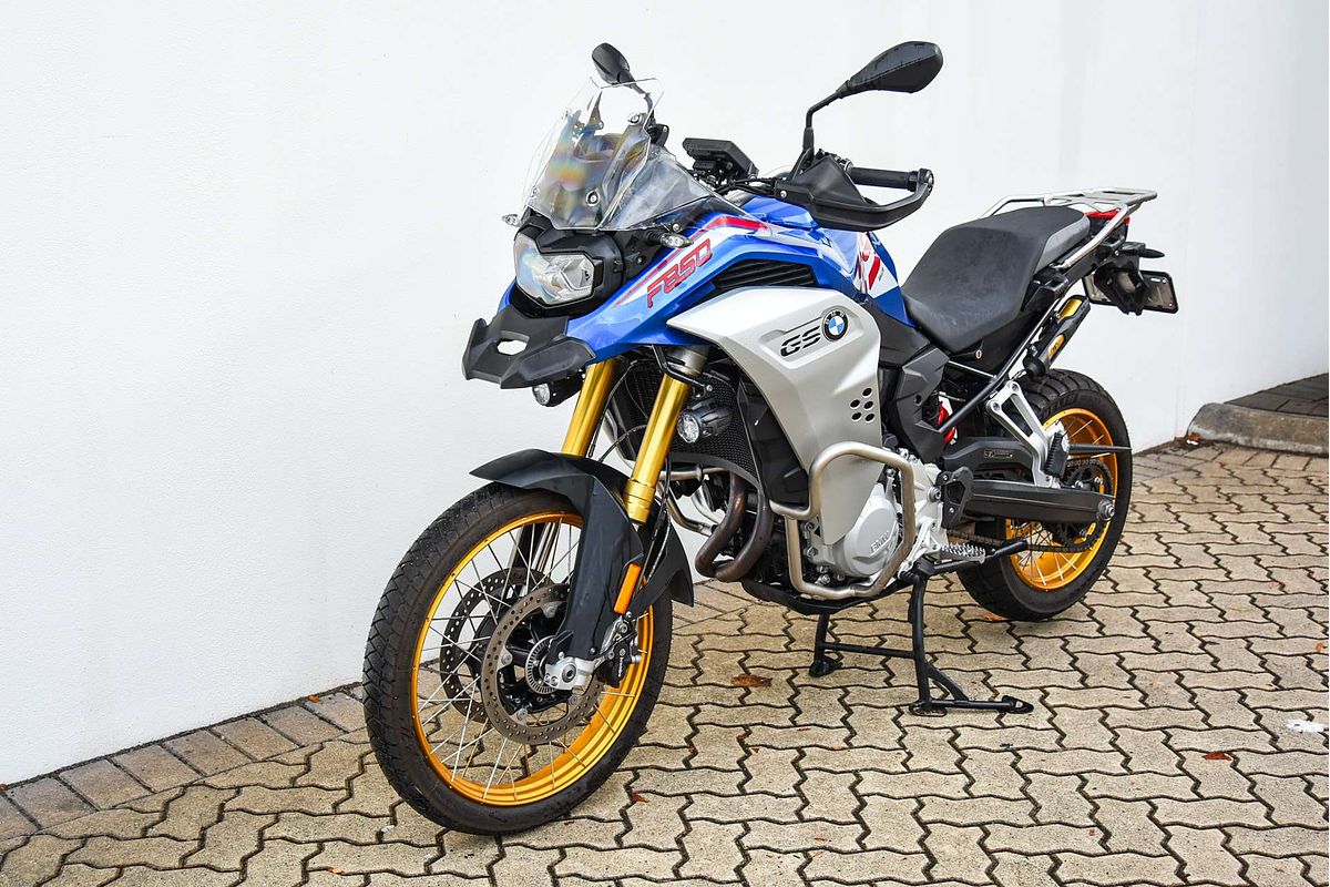 2019 BMW F SERIES