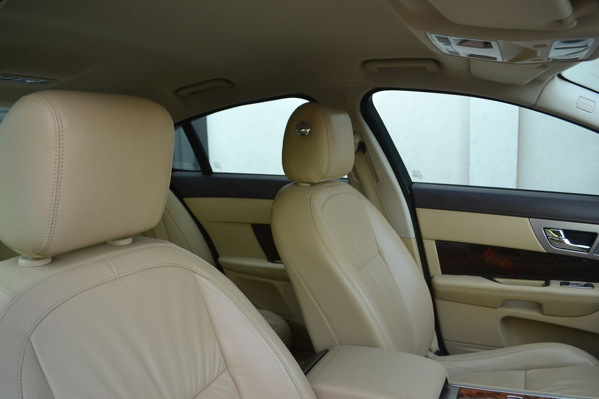 2011 Jaguar XF S Luxury X250