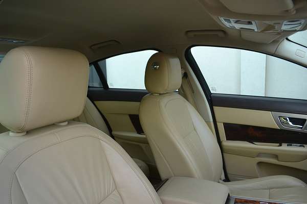 2011 Jaguar XF S Luxury X250
