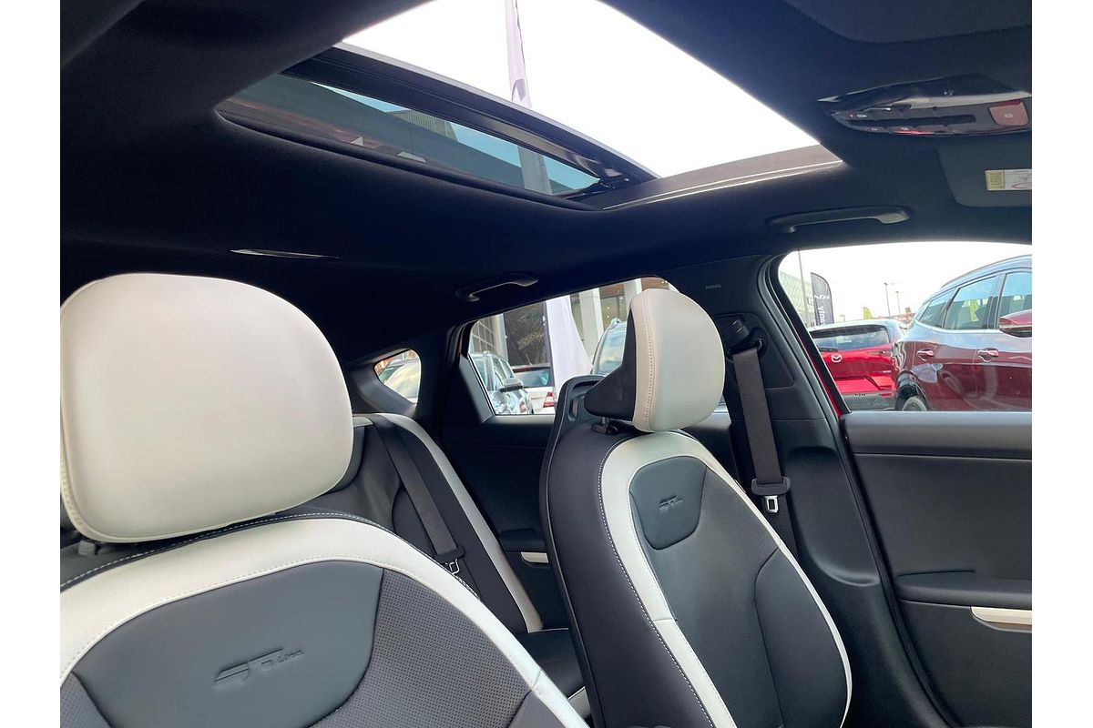 2025 Kia K4 GT-Line CL4m
