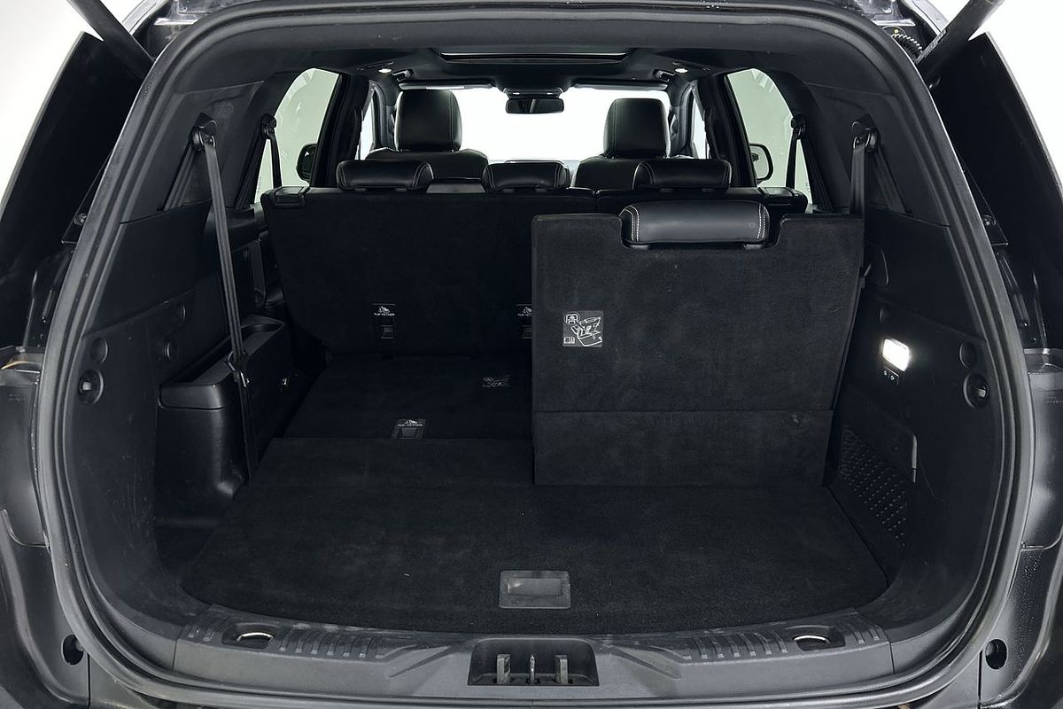 2022 Ford Everest Platinum