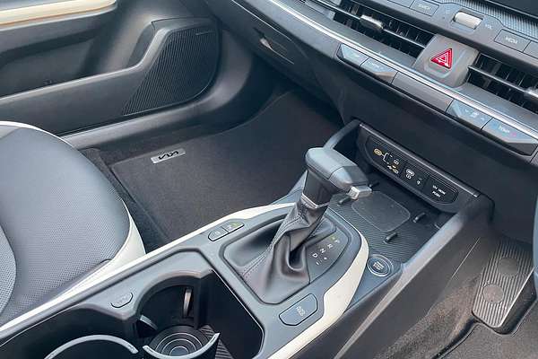 2025 Kia K4 GT-Line CL4m
