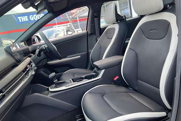 2025 Kia K4 GT-Line CL4m