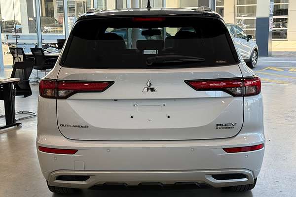 2022 Mitsubishi Outlander PHEV Exceed Tourer ZM