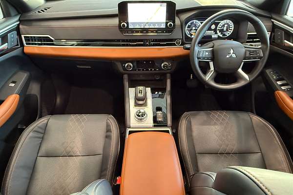 2022 Mitsubishi Outlander PHEV Exceed Tourer ZM