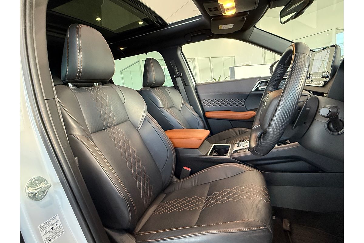 2022 Mitsubishi Outlander PHEV Exceed Tourer ZM
