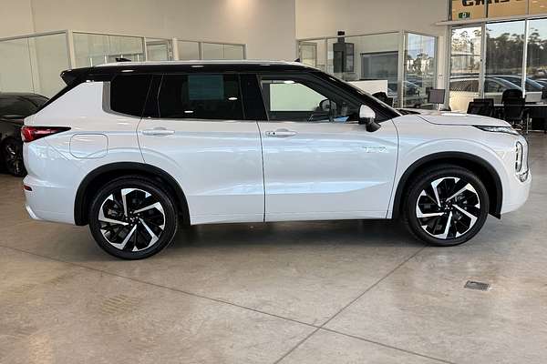 2022 Mitsubishi Outlander PHEV Exceed Tourer ZM