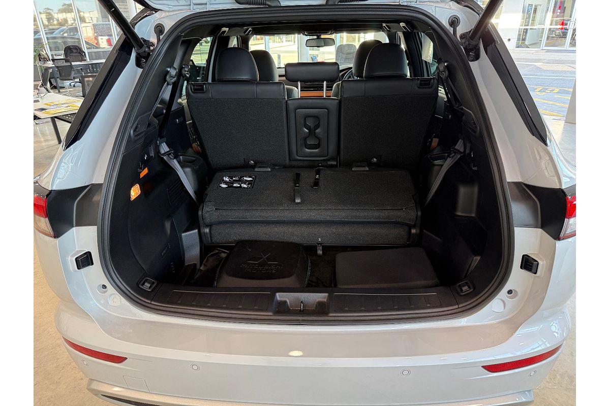 2022 Mitsubishi Outlander PHEV Exceed Tourer ZM