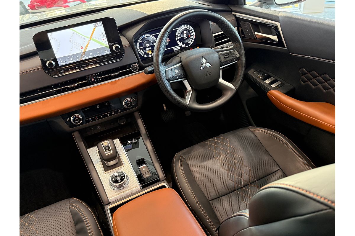 2022 Mitsubishi Outlander PHEV Exceed Tourer ZM