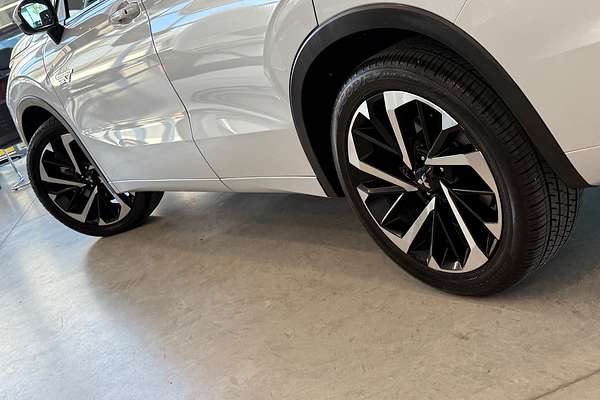 2022 Mitsubishi Outlander PHEV Exceed Tourer ZM
