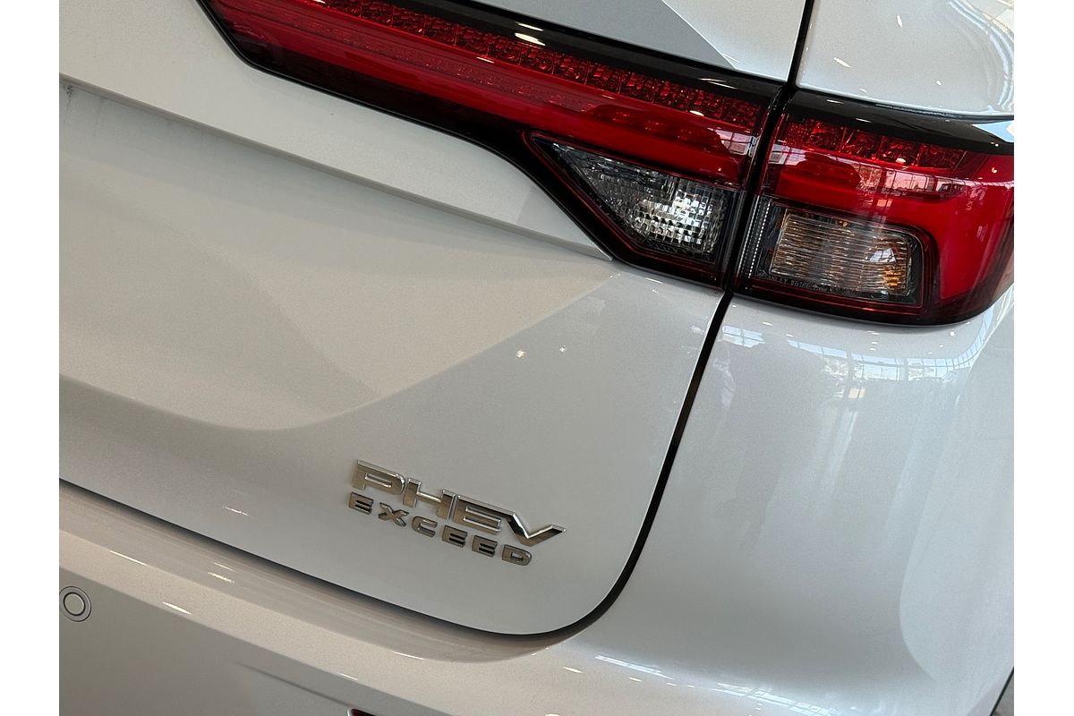2022 Mitsubishi Outlander PHEV Exceed Tourer ZM