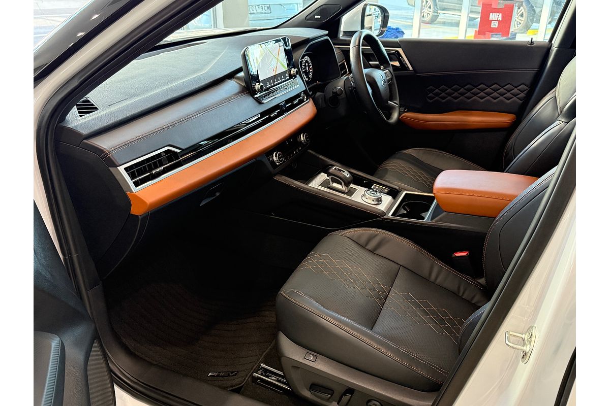 2022 Mitsubishi Outlander PHEV Exceed Tourer ZM