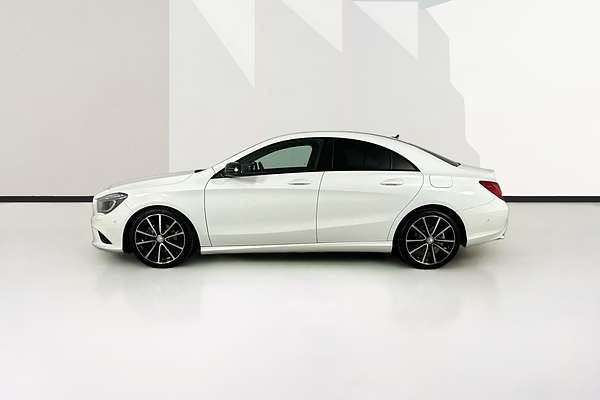 2014 Mercedes-Benz CLA 200 117