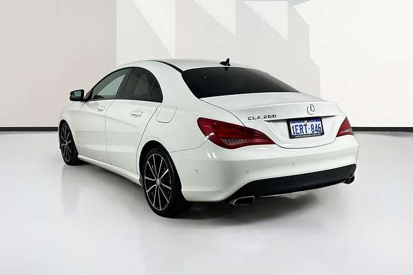 2014 Mercedes-Benz CLA 200 117