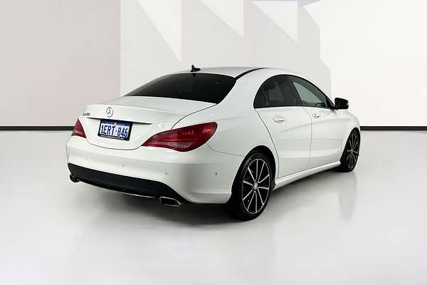 2014 Mercedes-Benz CLA 200 117