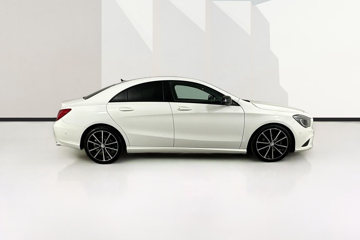 2014 Mercedes-Benz CLA 200 117