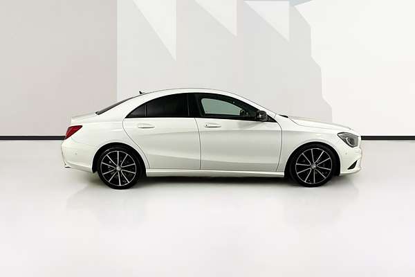 2014 Mercedes-Benz CLA 200 117